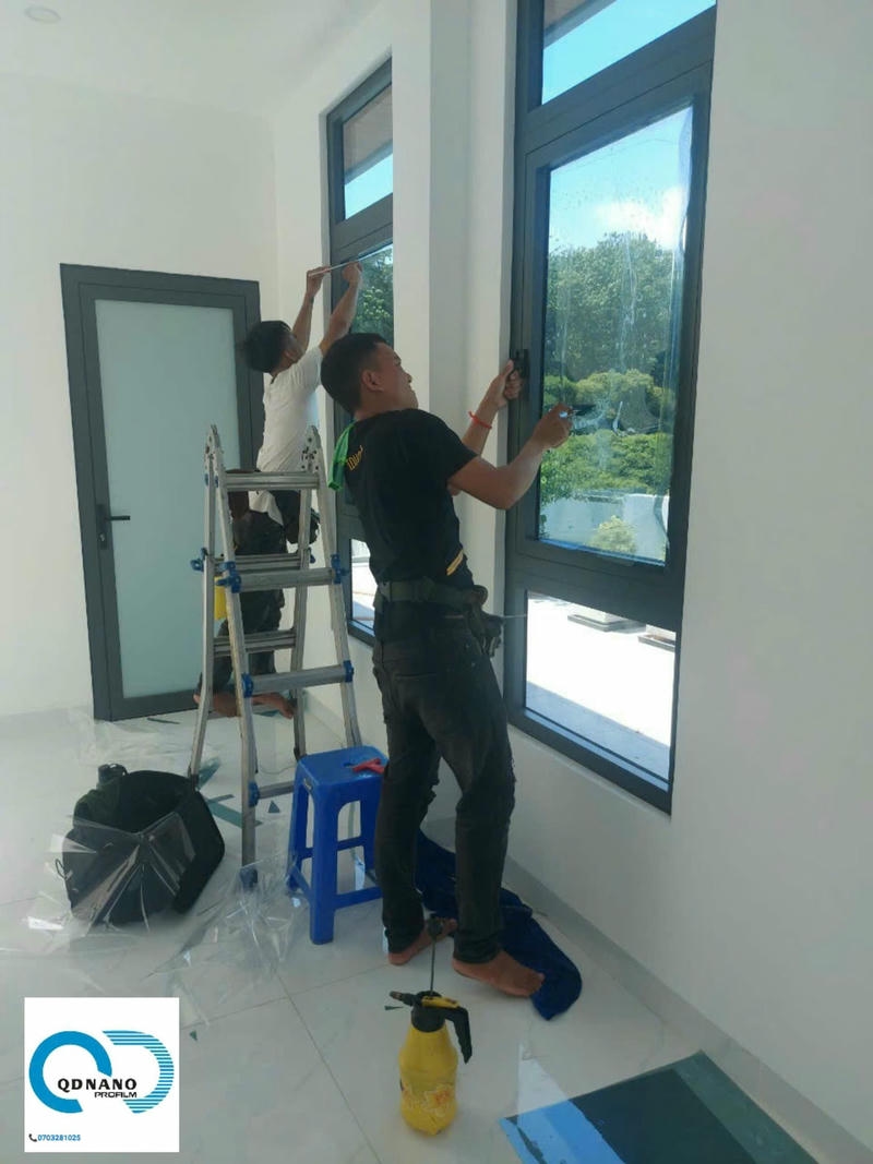 Dán phim cách nhiệt nhà kính tại tân bình