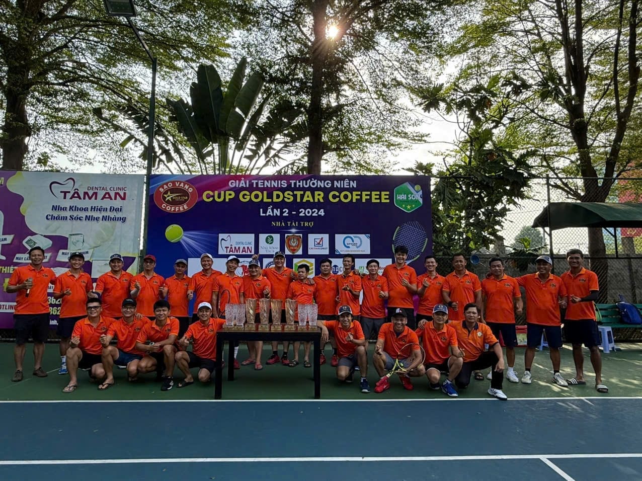 Chụp ảnh lưu niệm giải đấuTENNIS GOLDSTAR COFFEE 2024