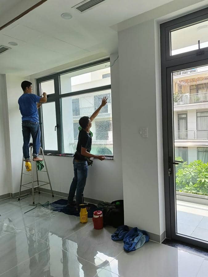 Dán phim cách nhiệt văn phòng tại quận 1