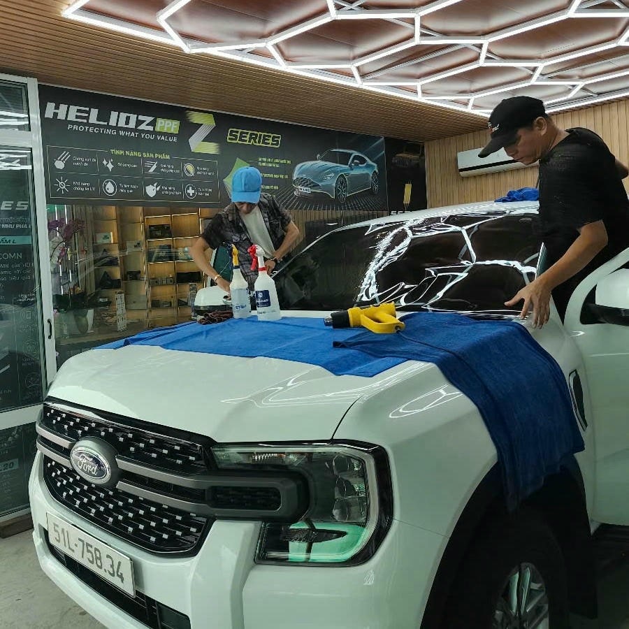 Dán phim cách nhiệt Ford Ranger