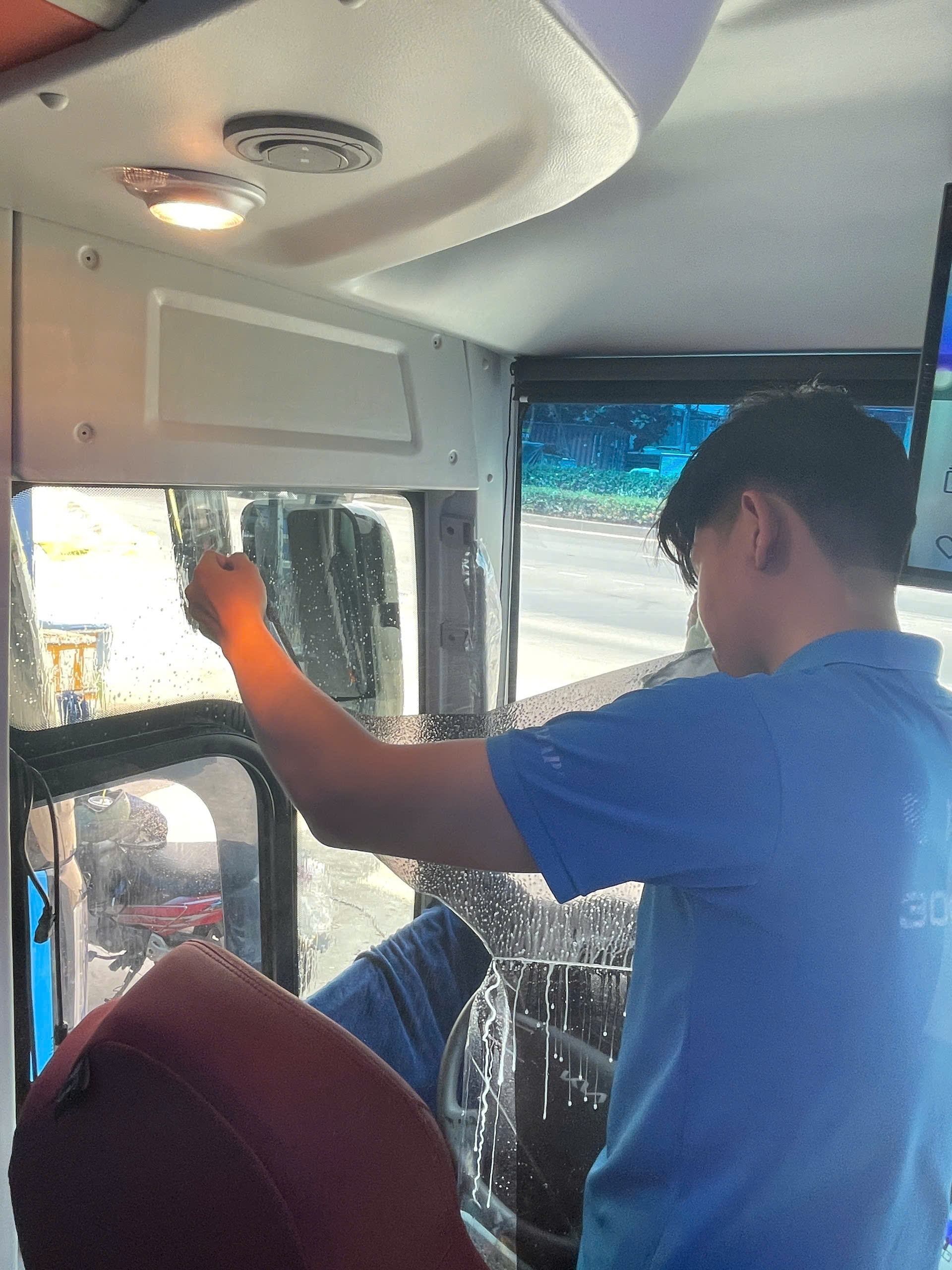 Phim cách nhiệt xe 45 chỗ 